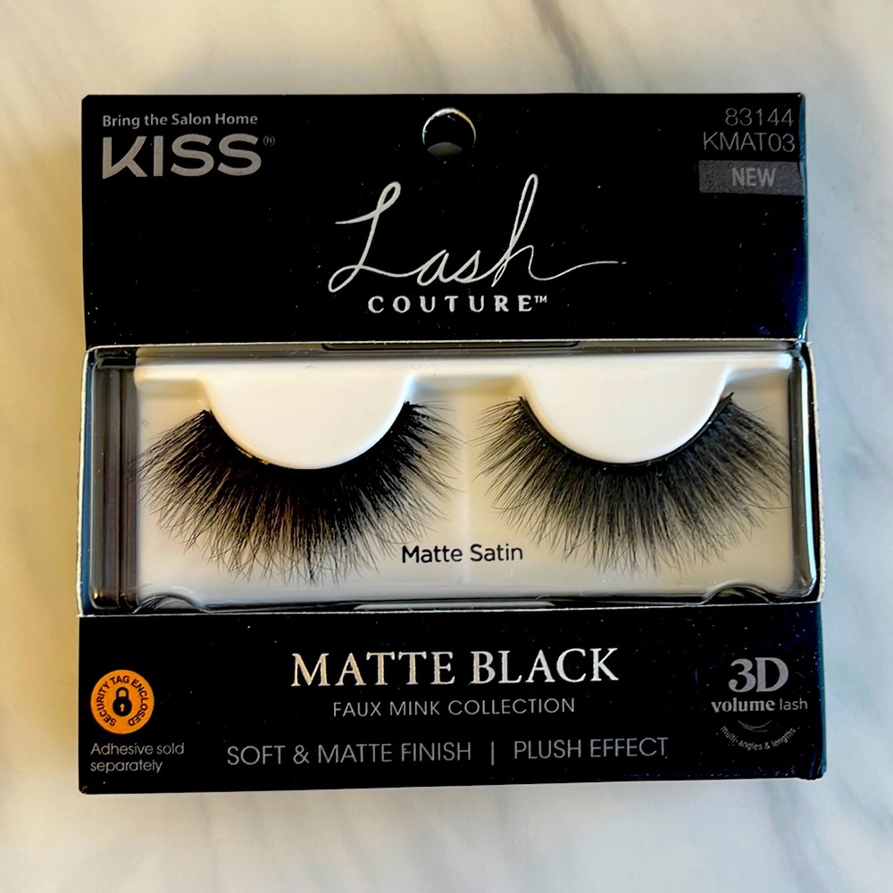 NWT kiss fake lashes
